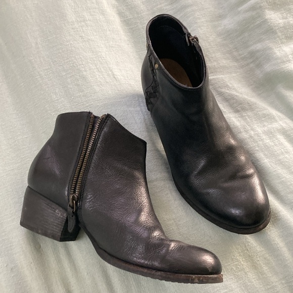 Clarks Artisan Maypearl Fawn Ankle Boots - Picture 7 of 8